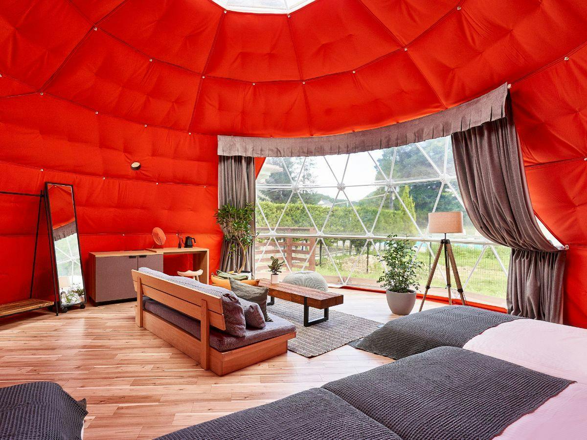 GLAMPSEASON