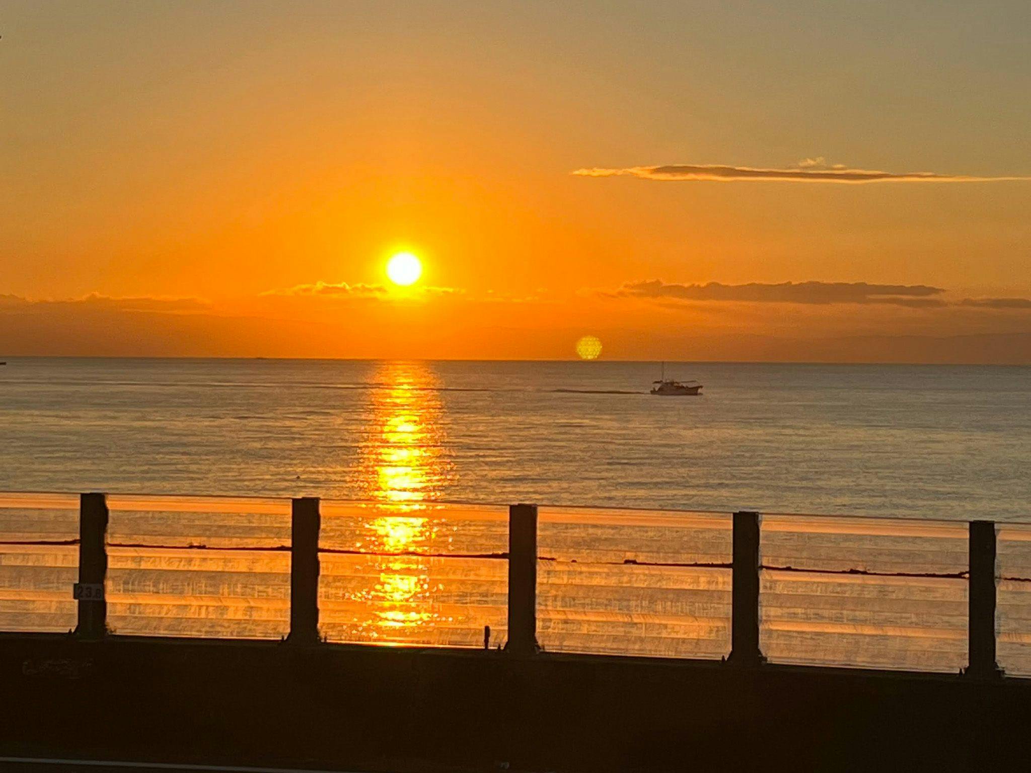 พระอาทิตย์ขึ้นที่มองเห็นจากวิลล่า