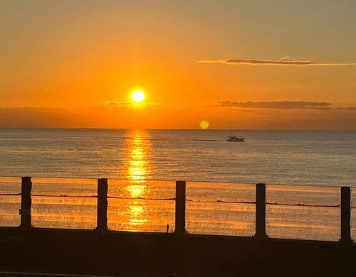 ヴィラから見える朝日