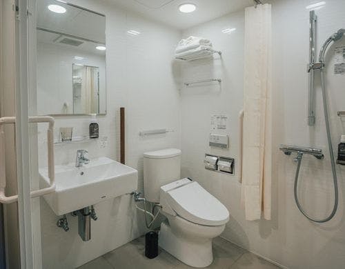 ユニバーサルルーム　バスルーム