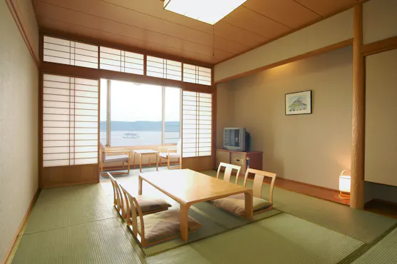 ห้องพักวิวทะเล ขนาด 10 เสื่อญี่ปุ่น (พร้อมห้องน้ำ ไม่มีอ่างอาบน้ำ)