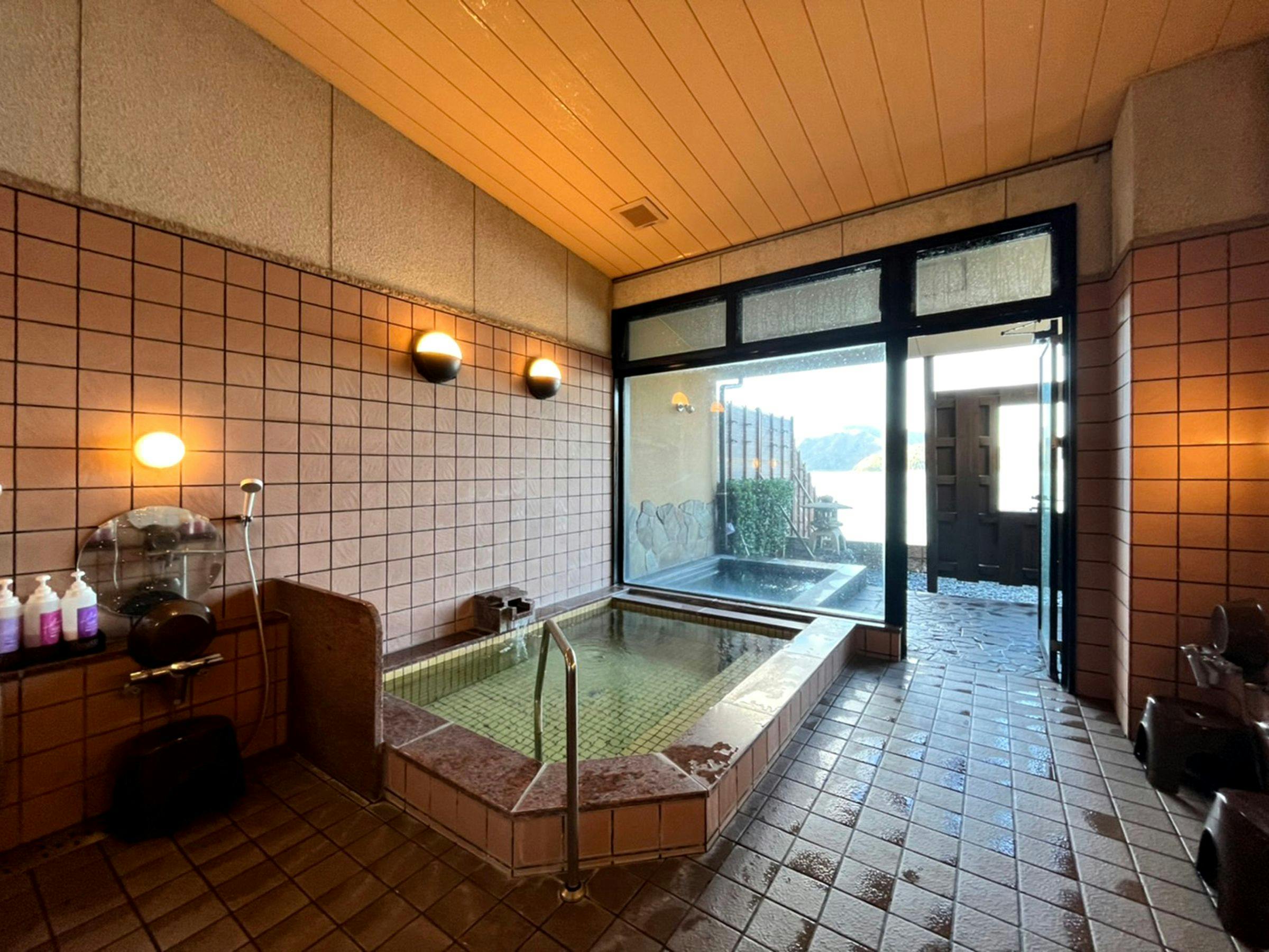 น้ำพุร้อน