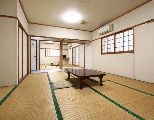 【16号室】仕切りがあります