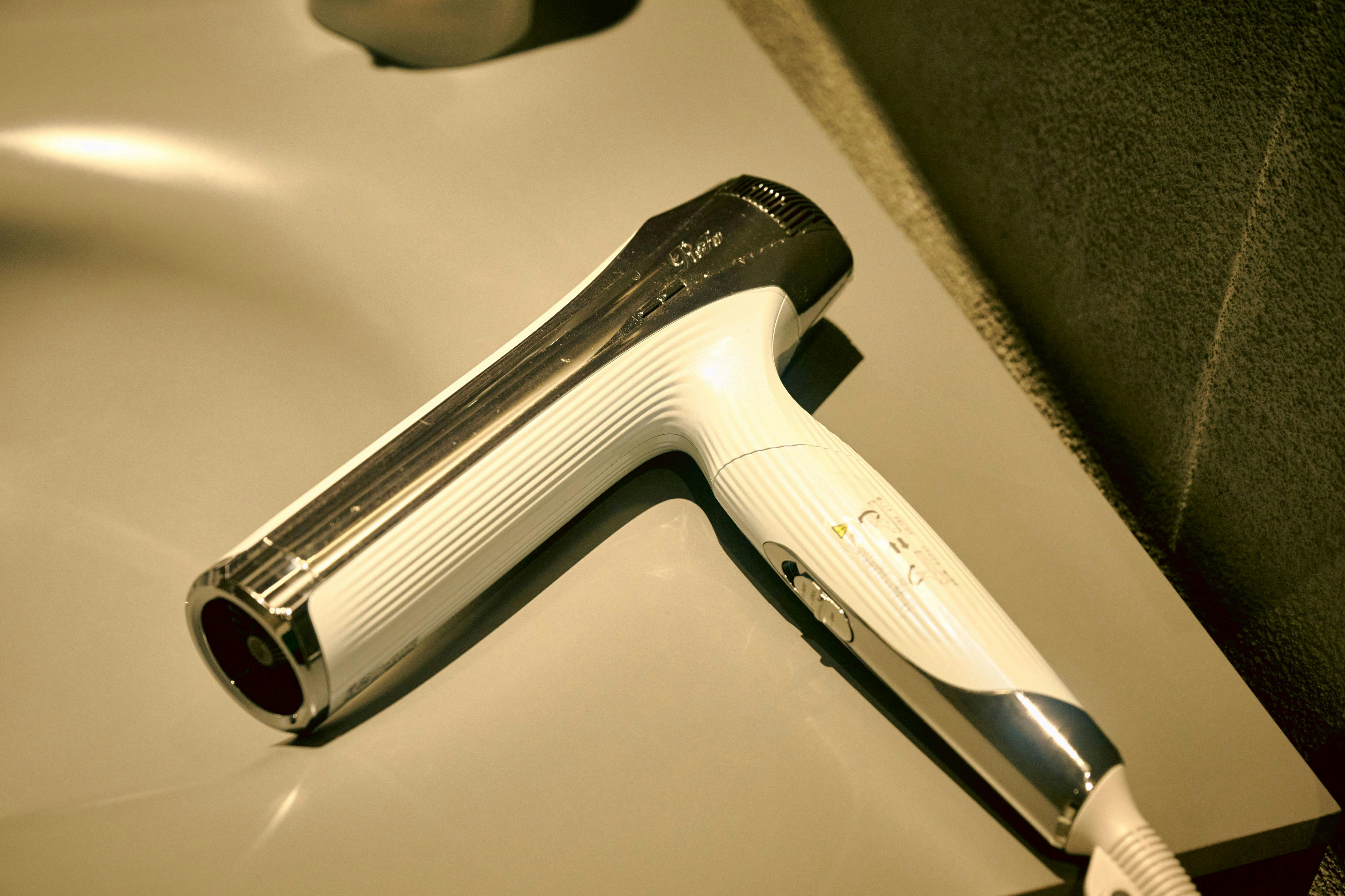 สิ่งอำนวยความสะดวก: ไดร์เป่าผม ReFa