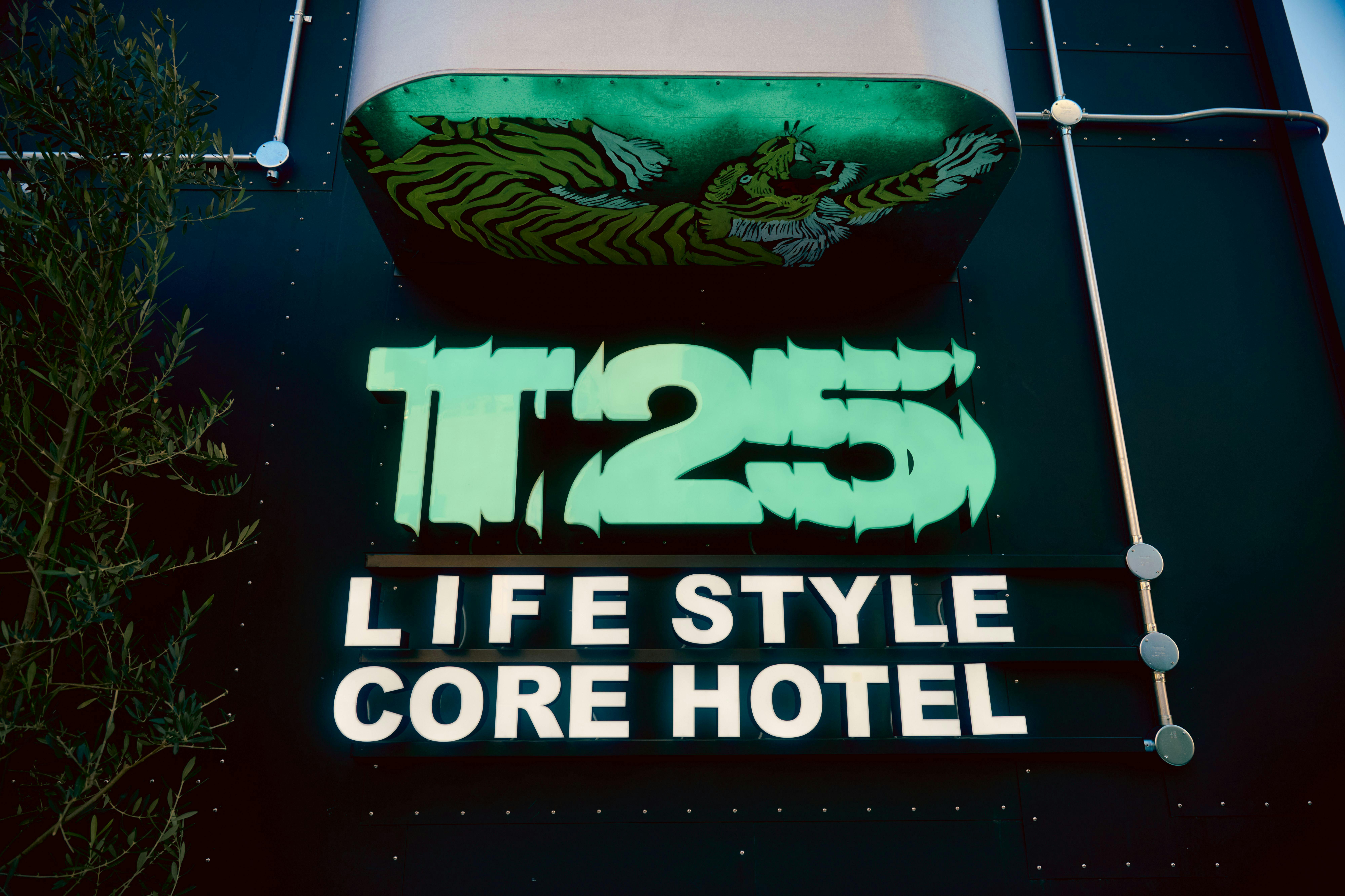 โรงแรมไลฟ์สไตล์คอร์ "Territory25"