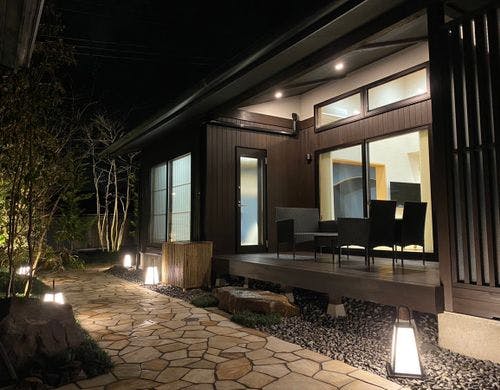 外観◆夜も明かりが照らします