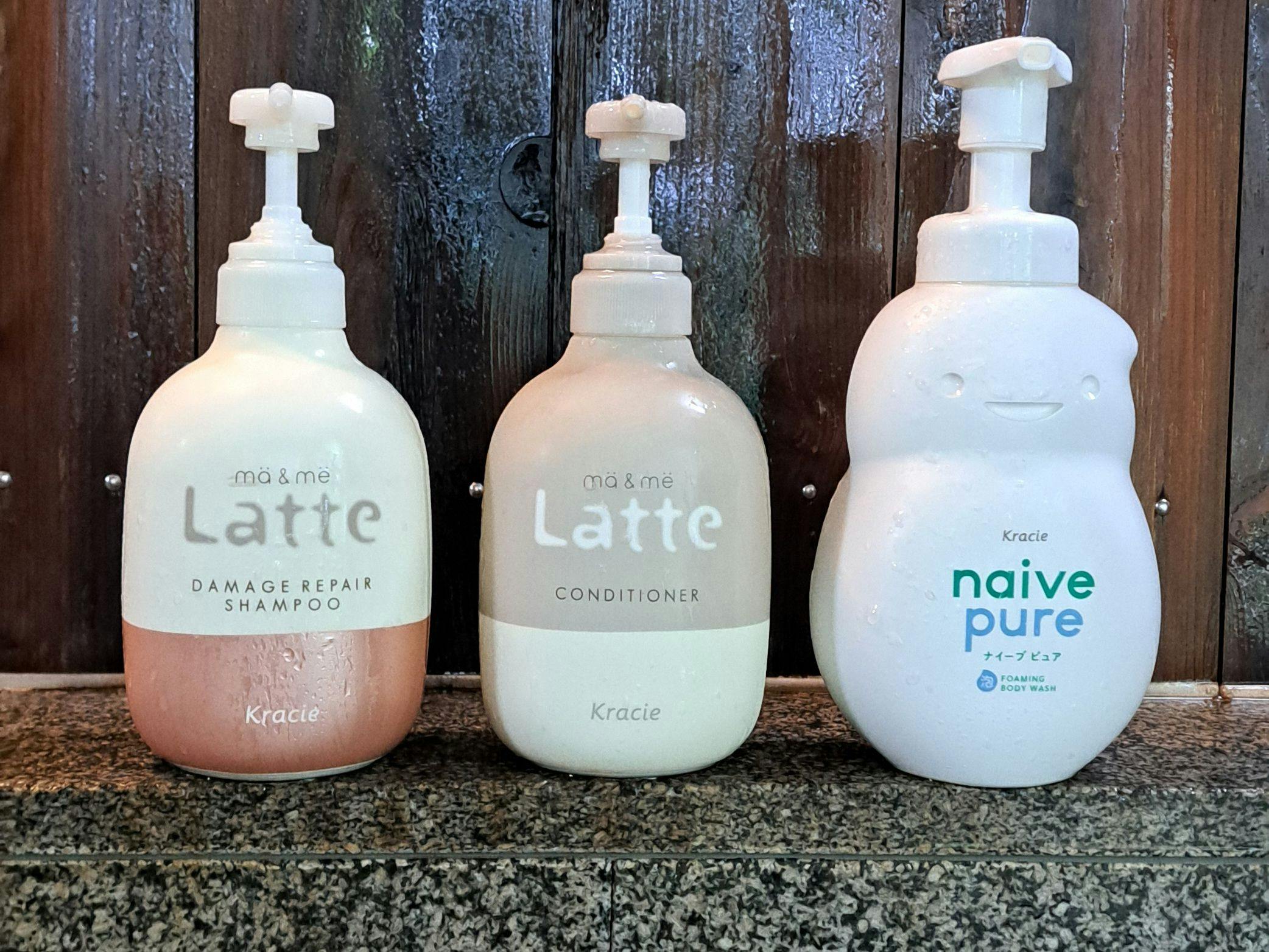 มีสบู่เหลว แชมพู และครีมนวดผมให้บริการ