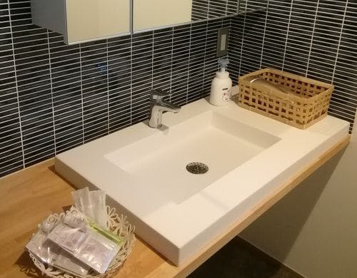 洗面台　牛窓産オリーブ化粧品