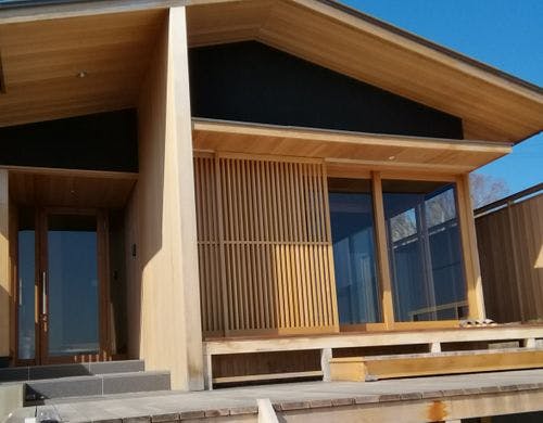 外観　　日当たりのよい縁側付き