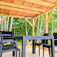 Silakan nikmati BBQ di sini.