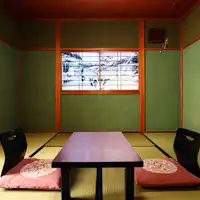 潮ของเวลา◆ที่พักโอกิทสึที่สัมผัสประวัติศาสตร์ผ่านบานเลื่อน