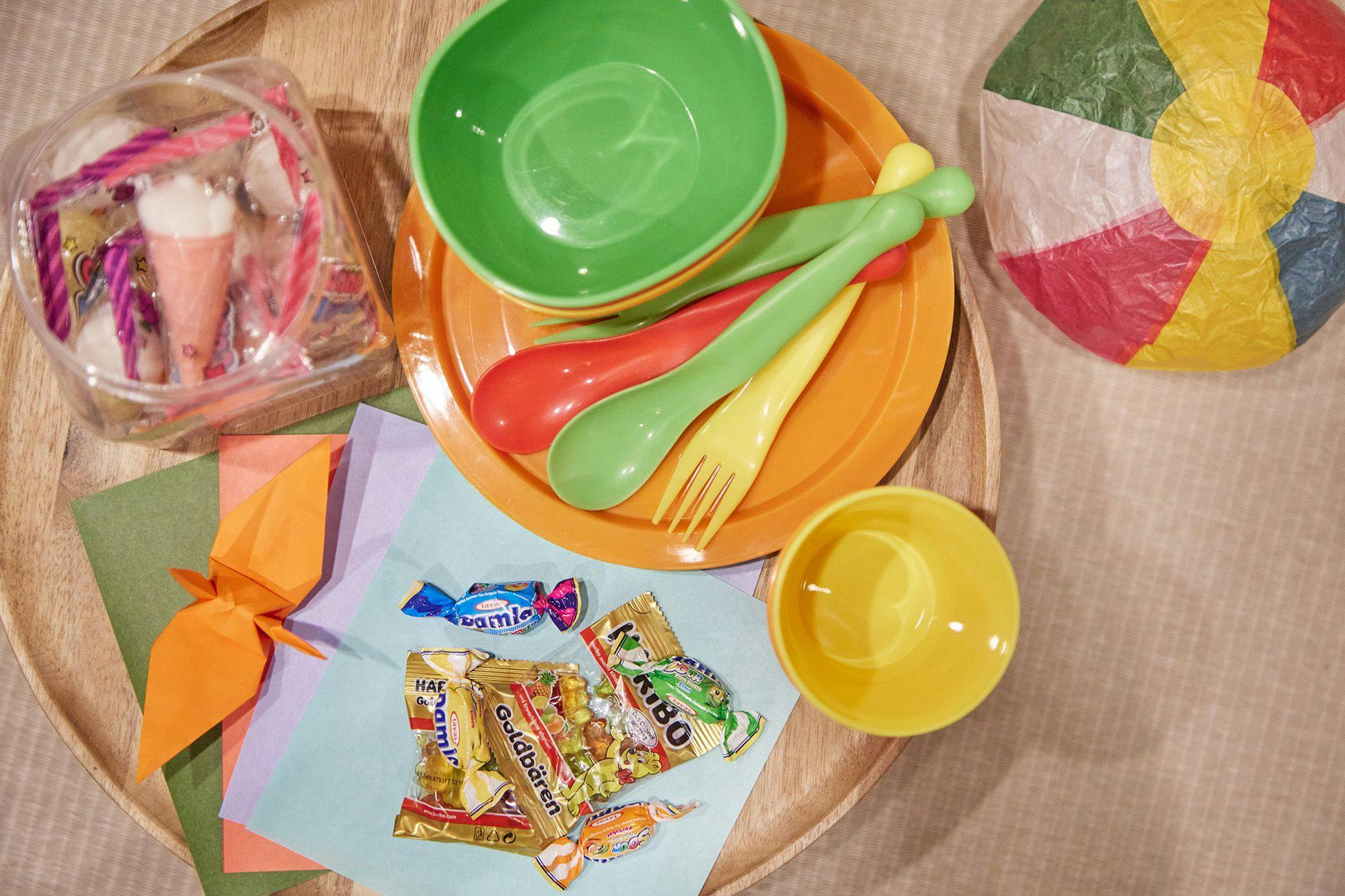 จานชามสำหรับเด็ก