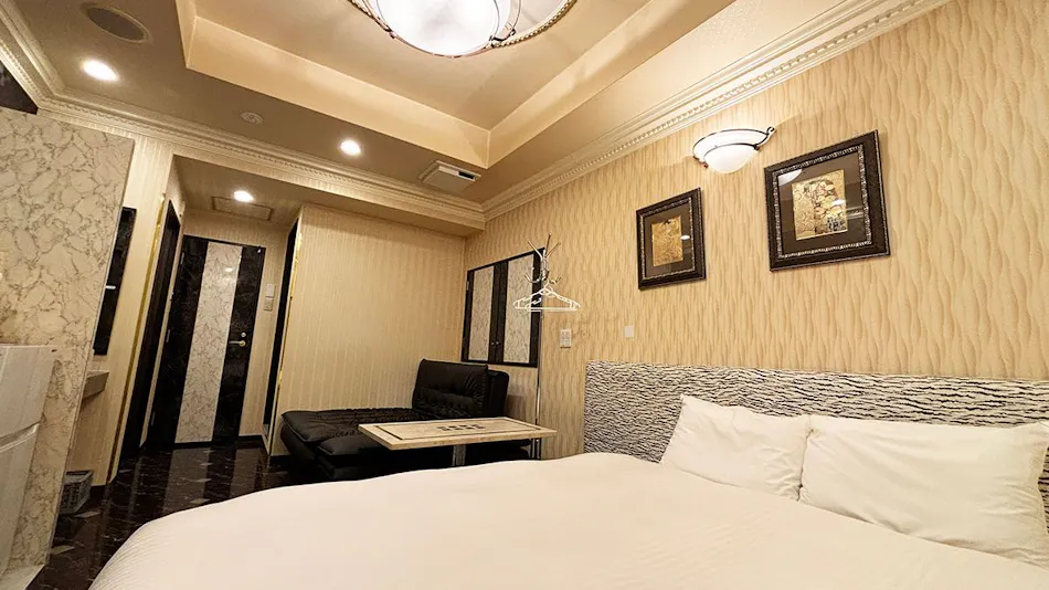 1st STEP HOTEL