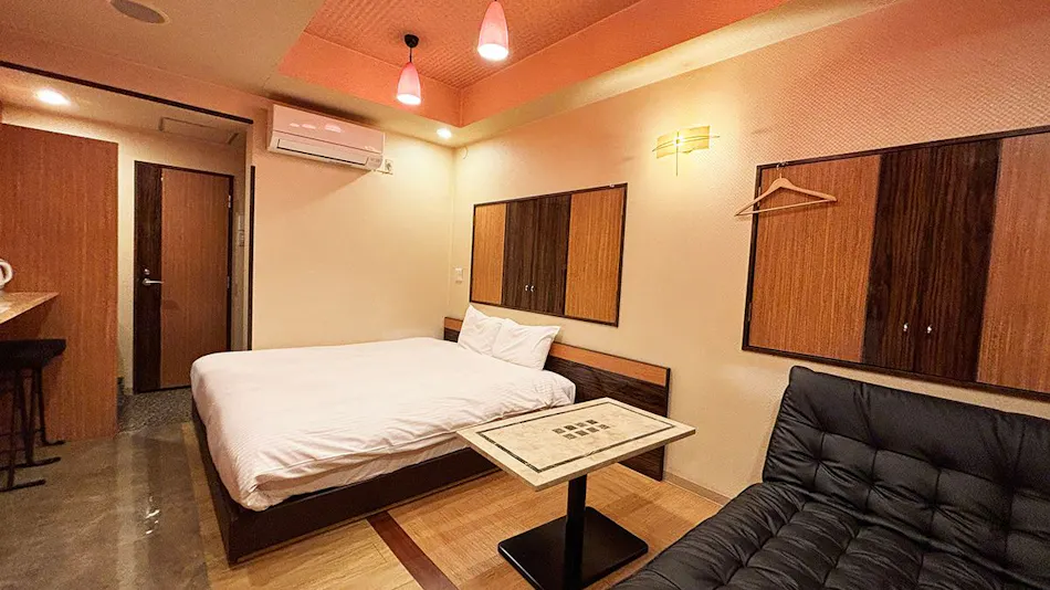 1st STEP HOTEL