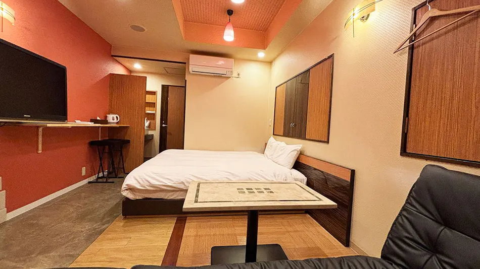 1st STEP HOTEL