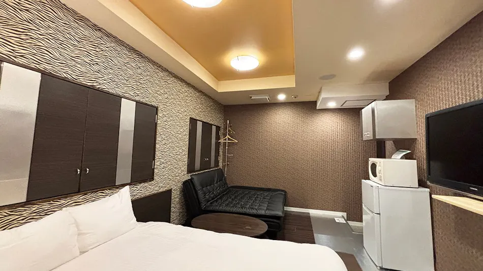 1st STEP HOTEL