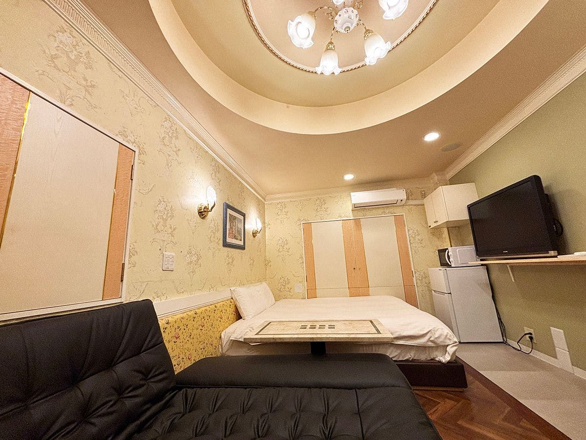 1st STEP HOTEL