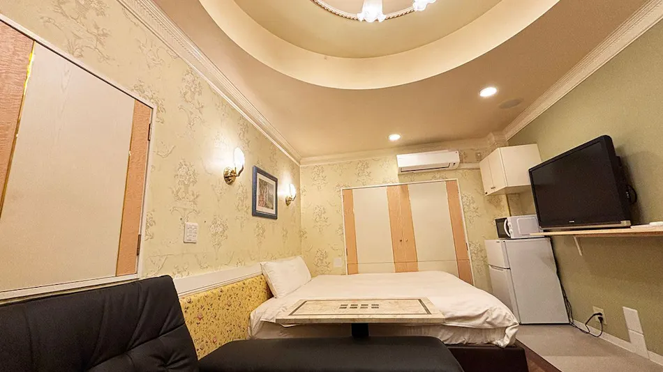 1st STEP HOTEL
