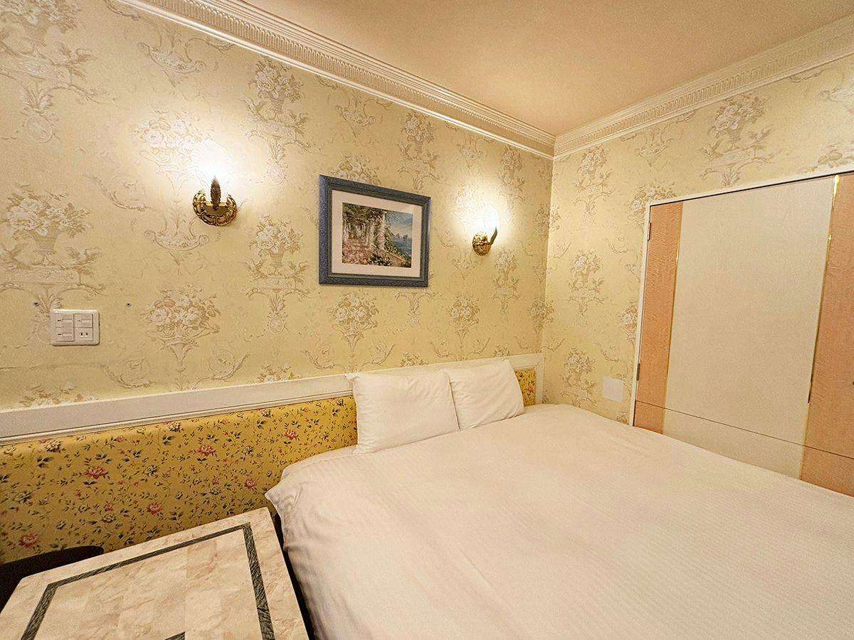 1st STEP HOTEL