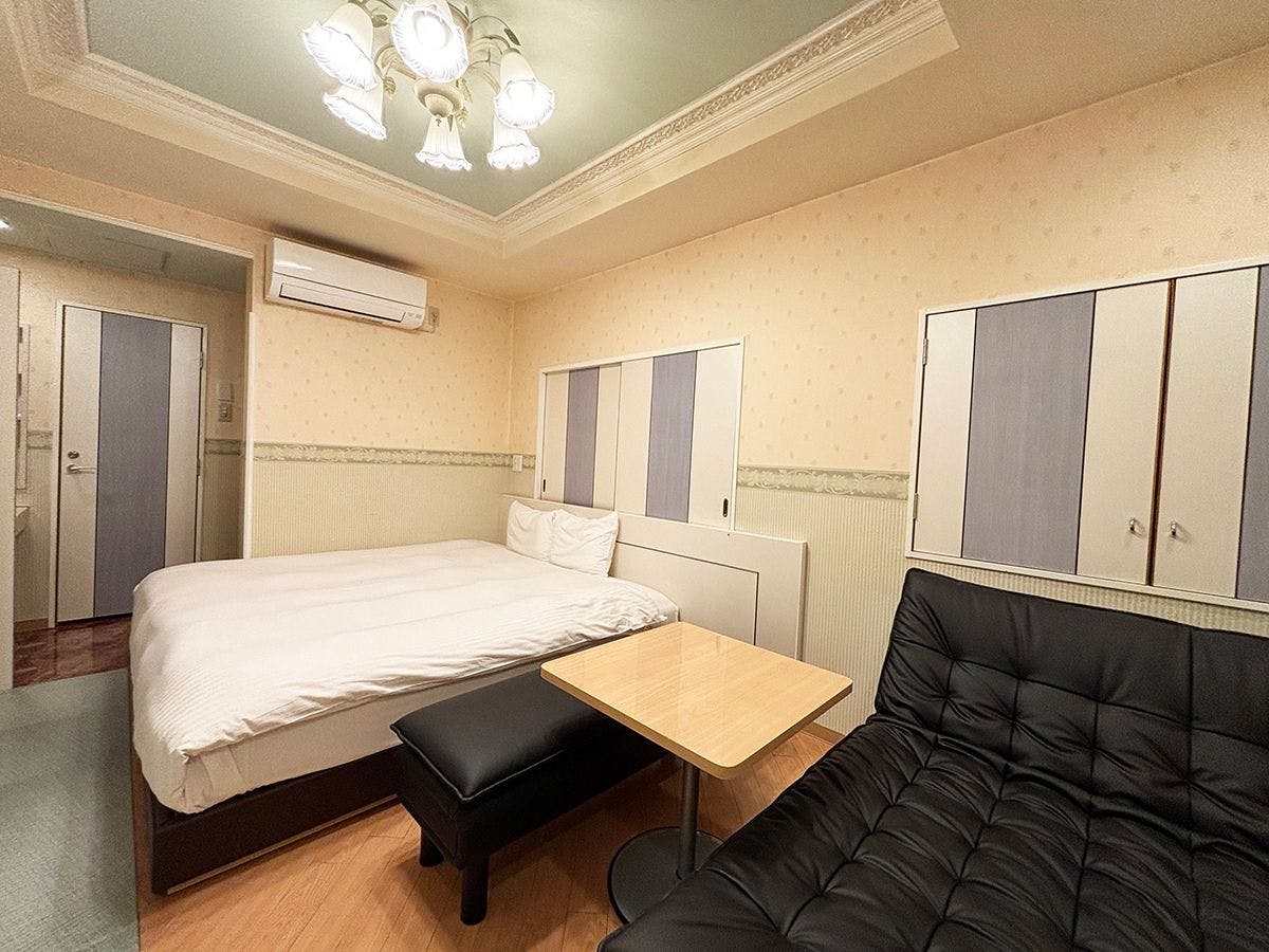 1st STEP HOTEL