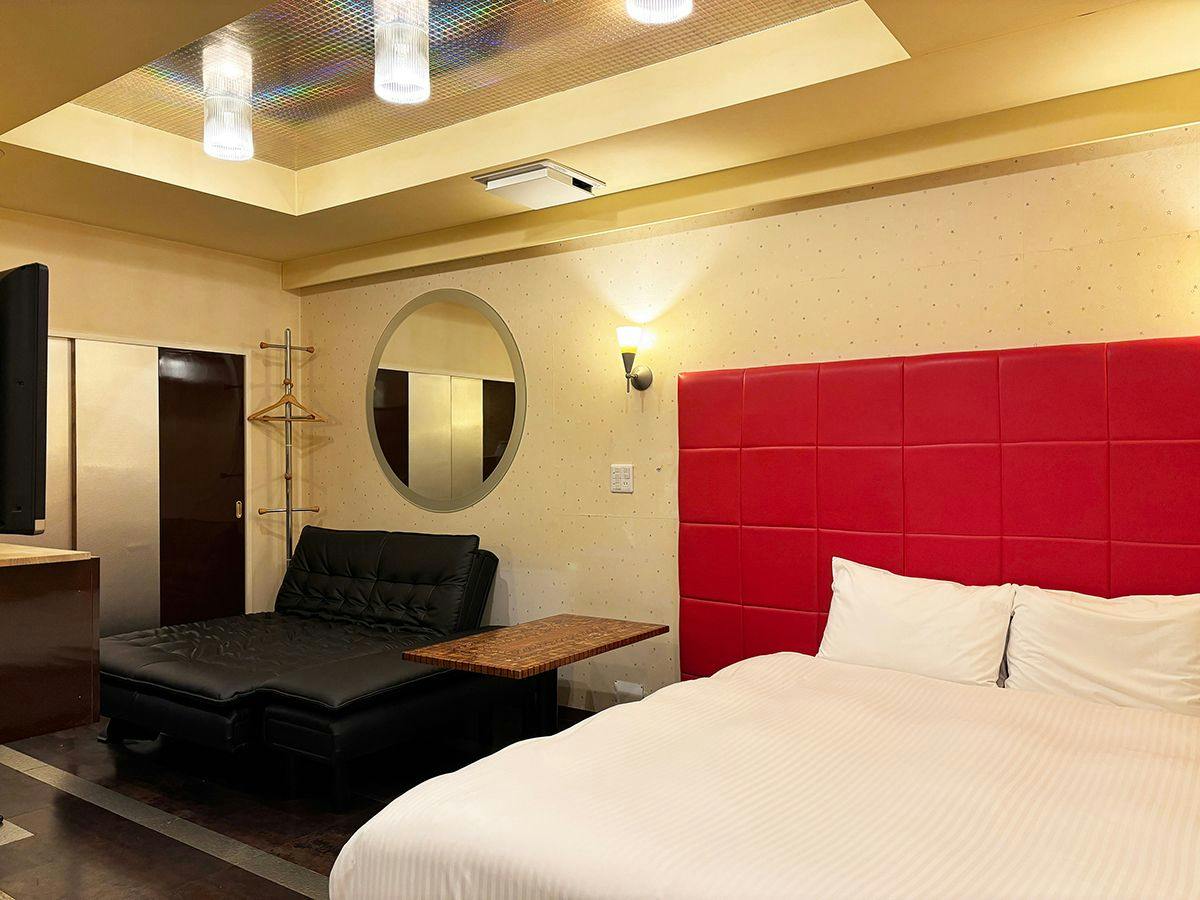 1st STEP HOTEL