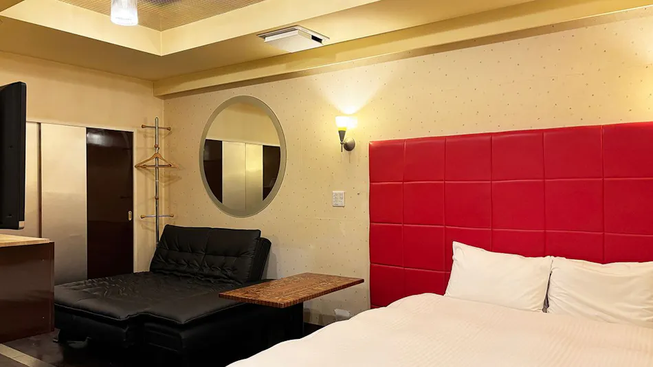 1st STEP HOTEL