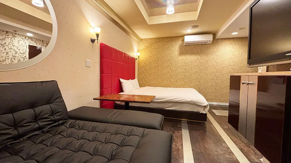 1st STEP HOTEL