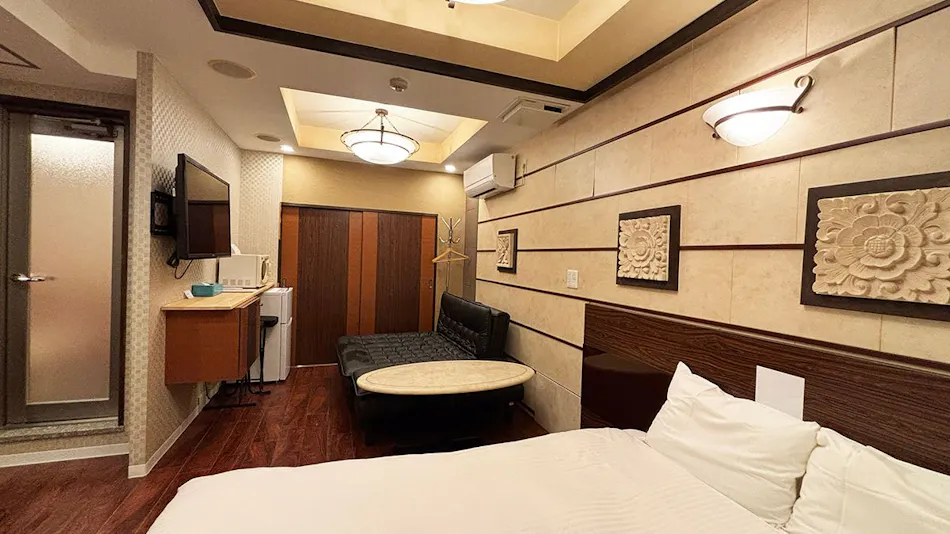 1st STEP HOTEL