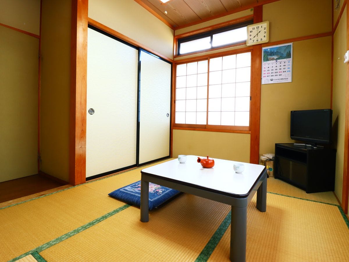 ห้องพักสไตล์ญี่ปุ่นขนาด 6 เสื่อ เหมาะสำหรับผู้เข้าพักจำนวนน้อย