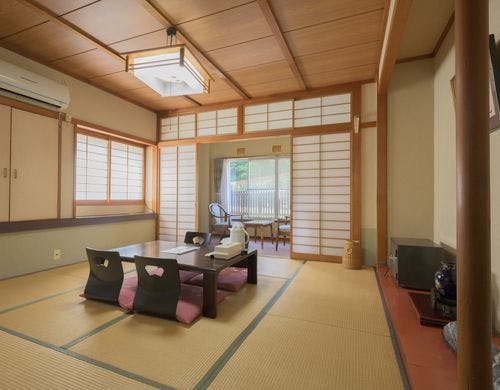 かどや 客室(10畳)