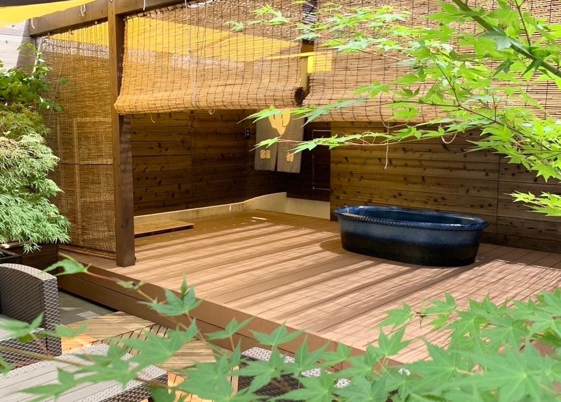 ออนเซ็นกลางแจ้งบนดาดฟ้า