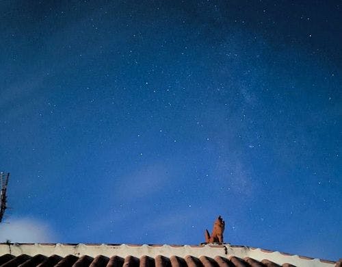 満天の星空が宿から見えます