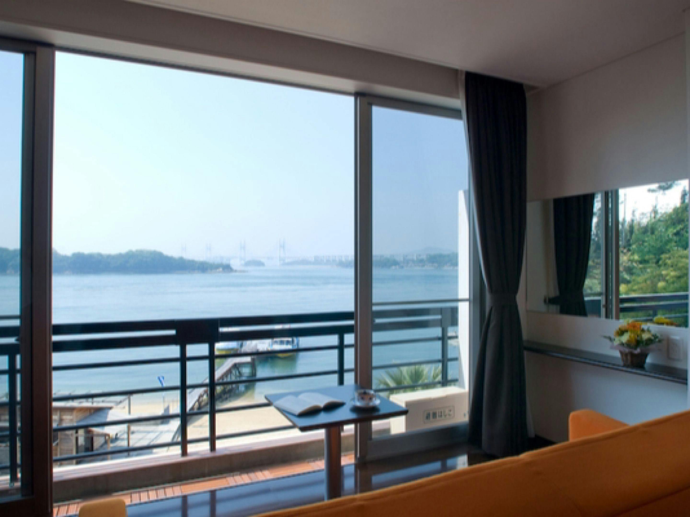 Livemax Seto Ohashi beach resort