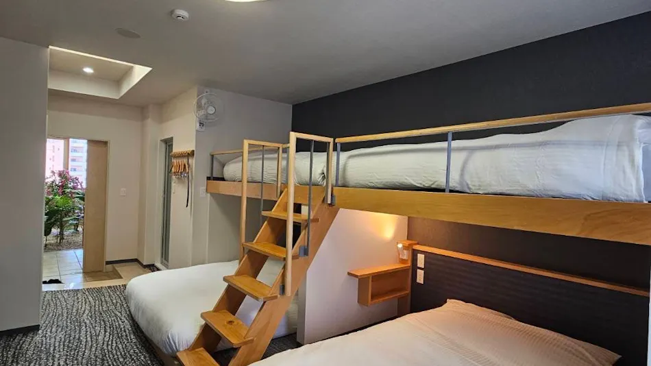 Cabinity Hotel Premier