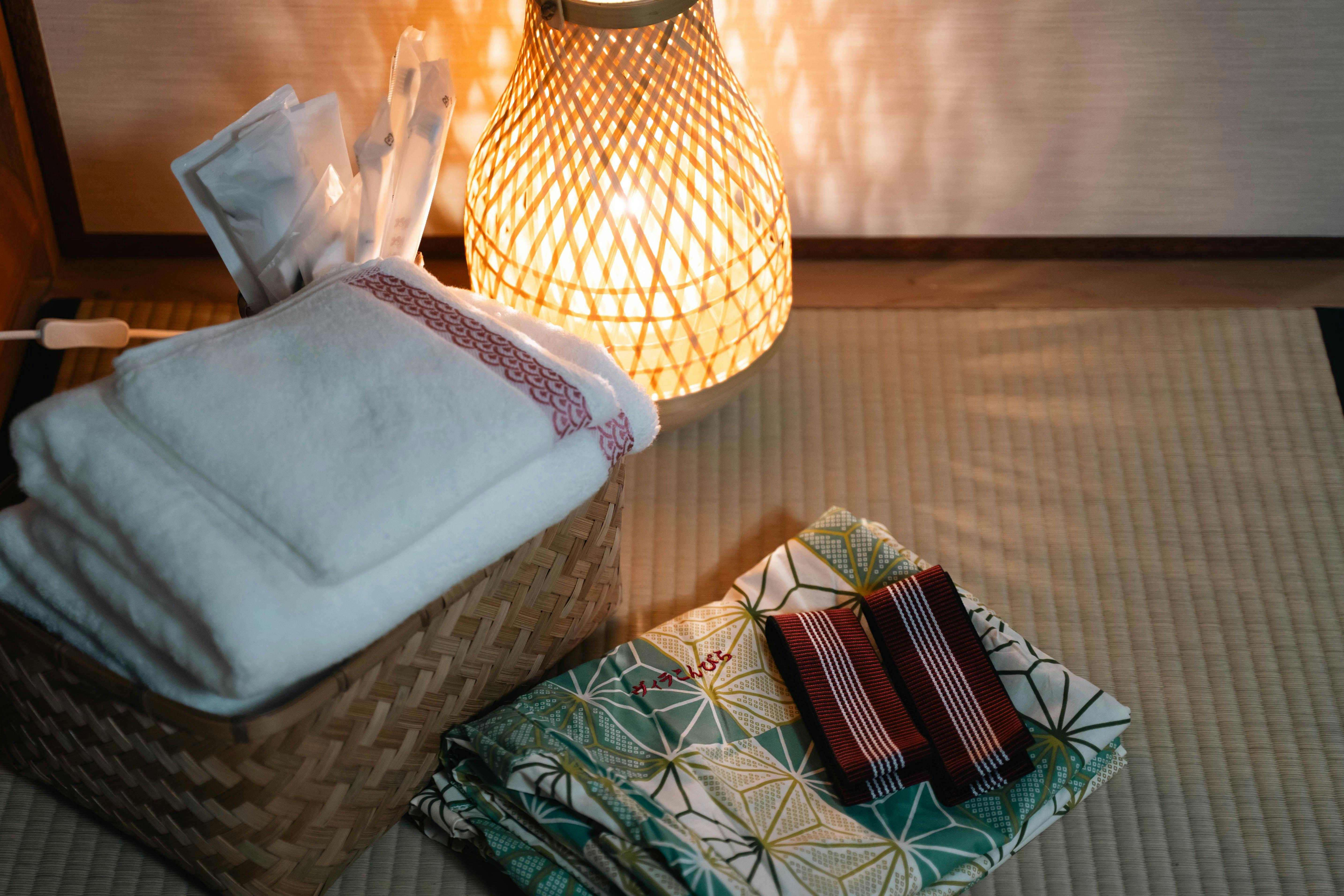 Tempat tidur dan handuk