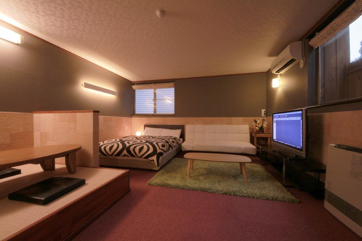 Accommodation with In-Room Dining for Breakfast and Dinner - Poco a Poco