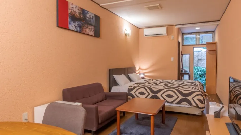 Accommodation with In-Room Dining for Breakfast and Dinner - Poco a Poco