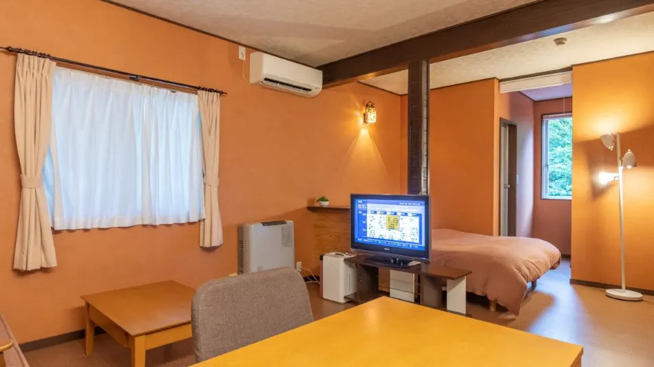 Accommodation with In-Room Dining for Breakfast and Dinner - Poco a Poco