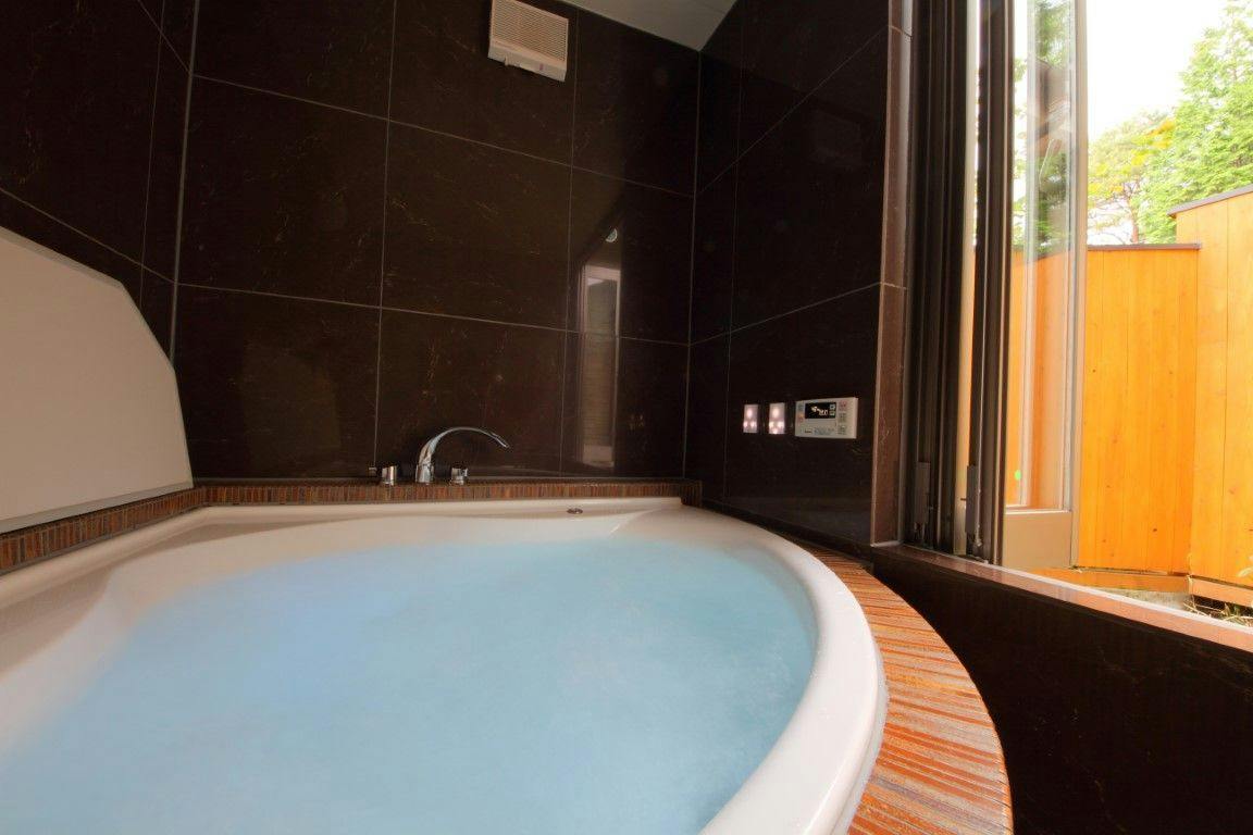 Accommodation with In-Room Dining for Breakfast and Dinner - Poco a Poco