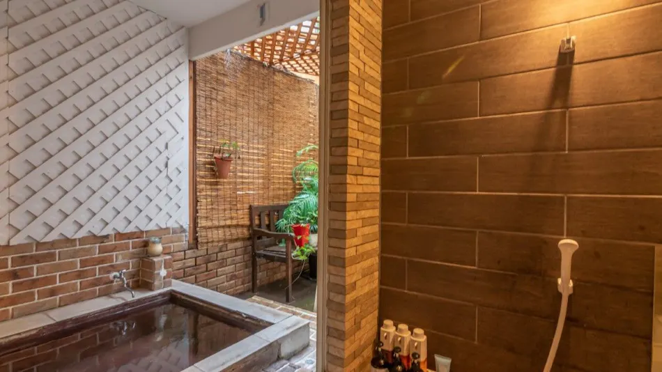 Accommodation with In-Room Dining for Breakfast and Dinner - Poco a Poco