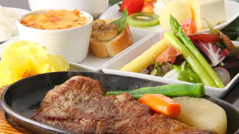 Accommodation with In-Room Dining for Breakfast and Dinner - Poco a Poco