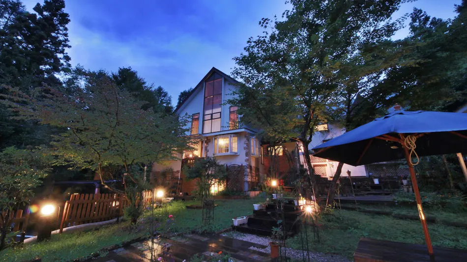 Accommodation with In-Room Dining for Breakfast and Dinner - Poco a Poco