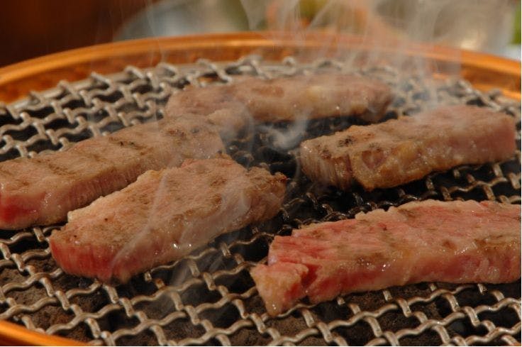 숯불을 둘러앉아 소중한 분과 함께 즐거운 시간을 보내세요.