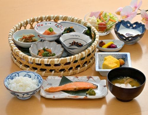 朝食一例