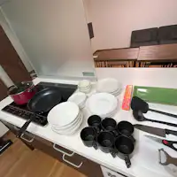 ชั้น 1 เครื่องใช้บนโต๊ะอาหาร