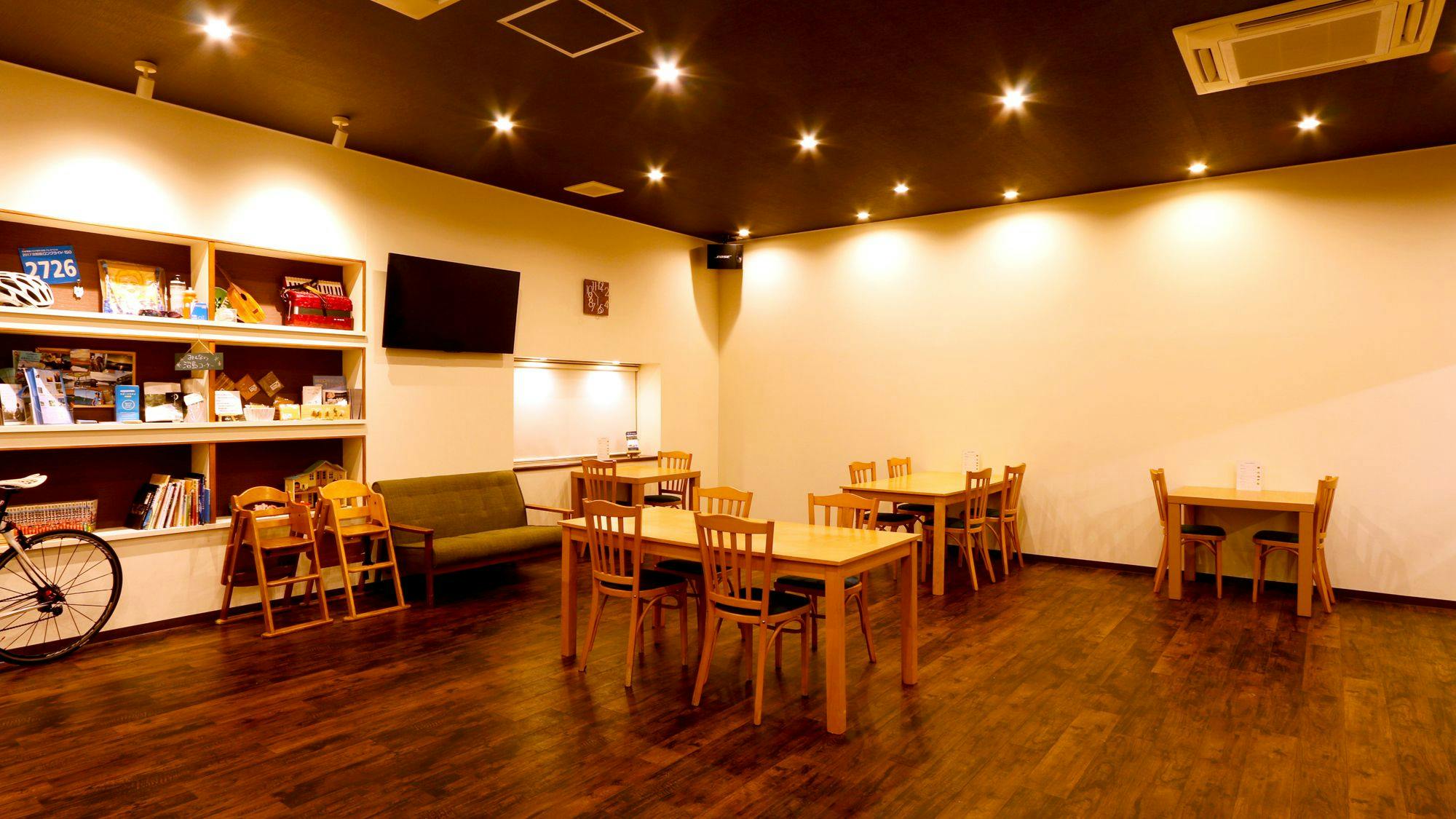 Kafe tempat Anda dapat menikmati hidangan♪b