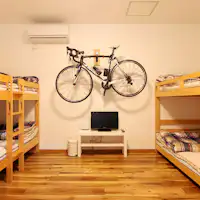 Ini adalah Kamar luas dengan 2 tempat tidur double.