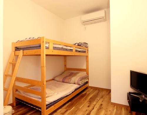 シンプルなダブルベット1つのお部屋です。