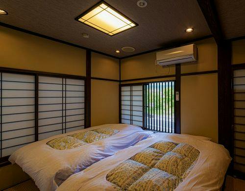 繭の間_寝室