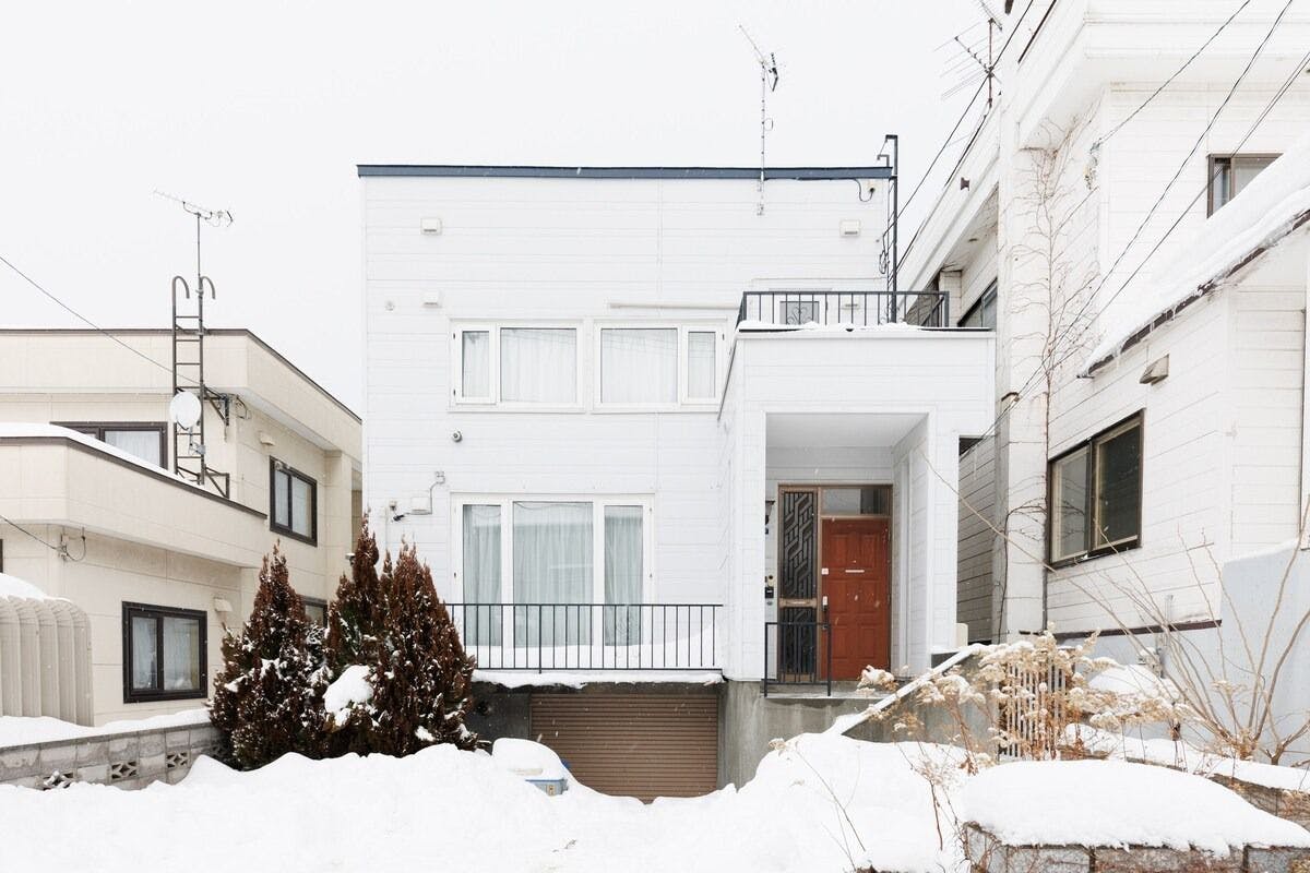 Cozy Inn Hachiken 1F 施設全景